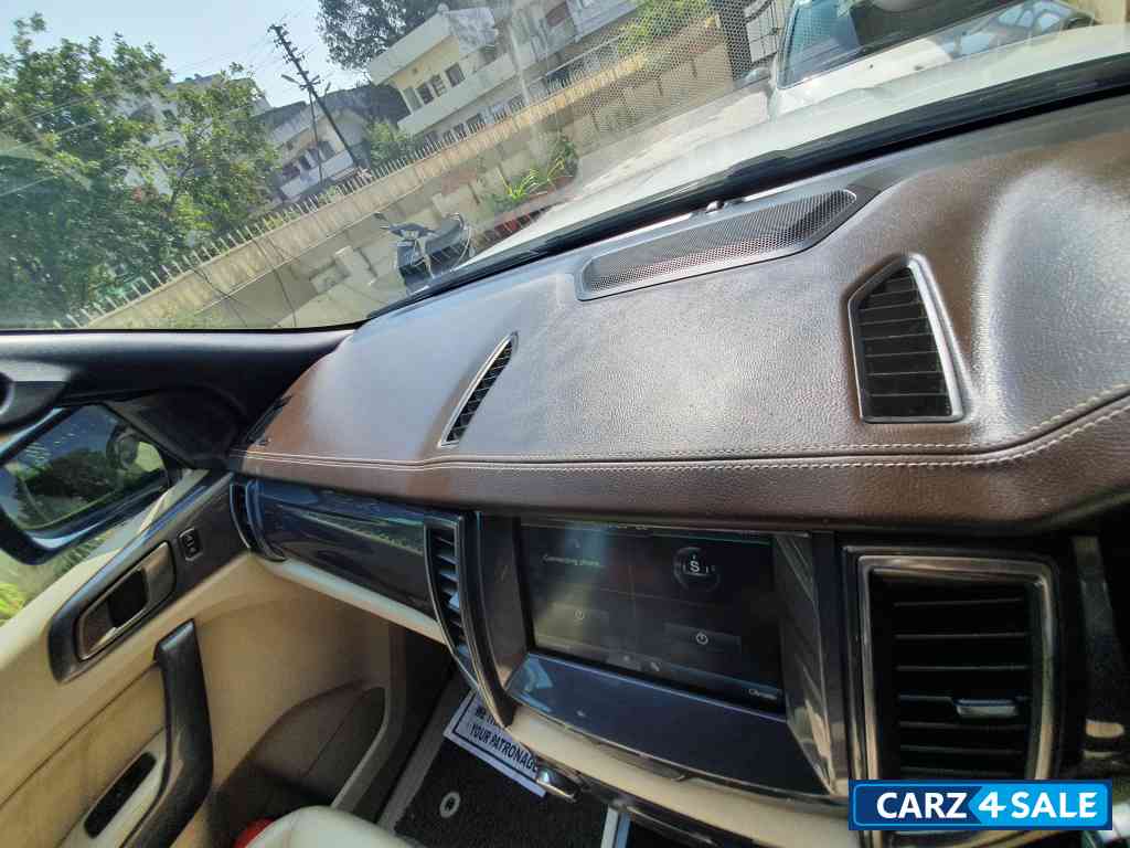 Ford Endeavour 3.2 Titanium 4x4 AWD Ford Endeavour 3.2 Titanium 4x4 AWD