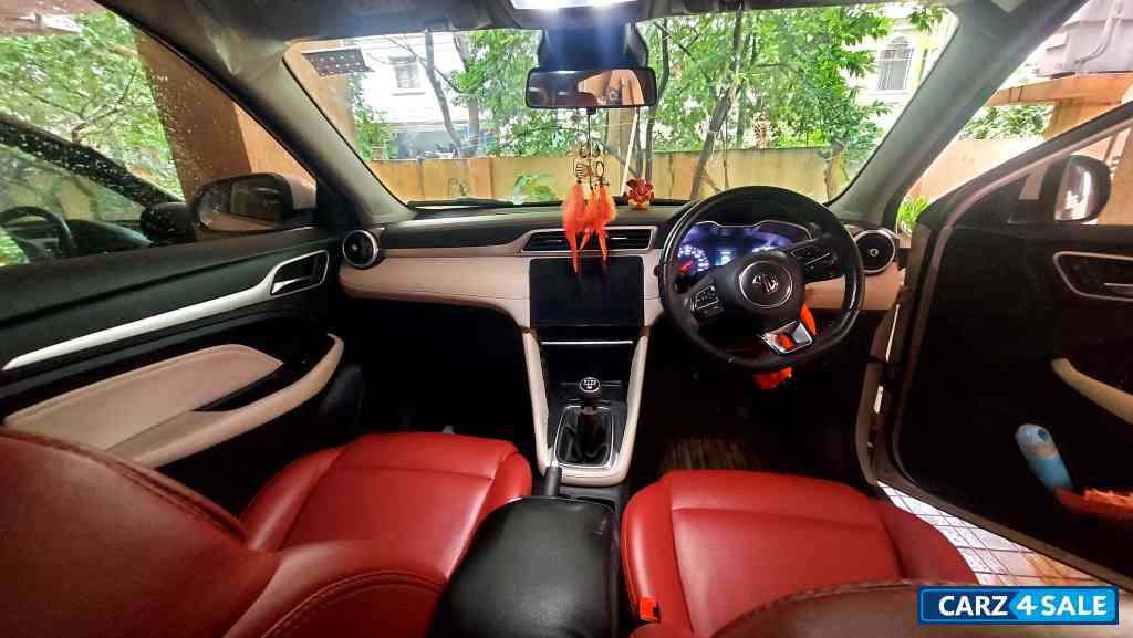 White MG Astor Super Ex 1.5