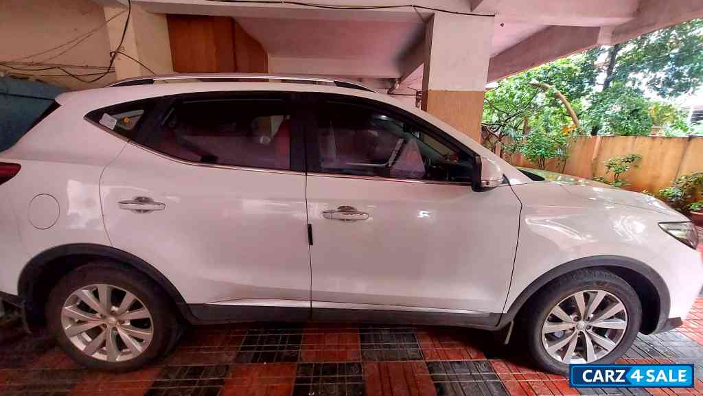 White MG Astor Super Ex 1.5