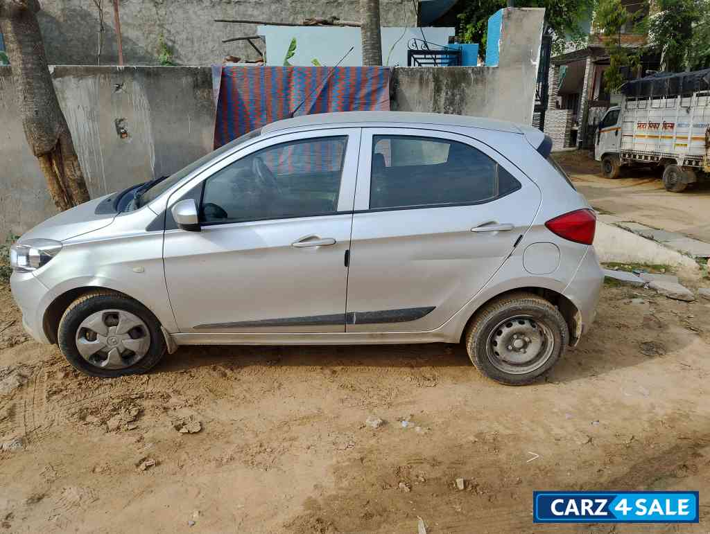 Tata Tiago XT