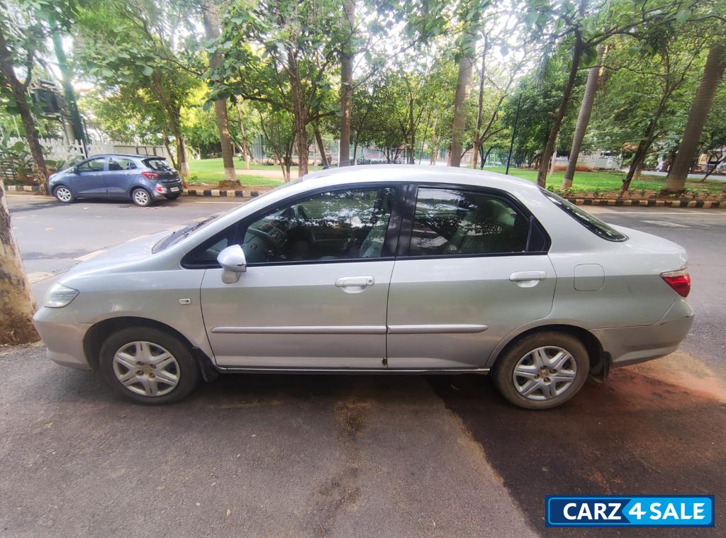 Beige Honda City GXI