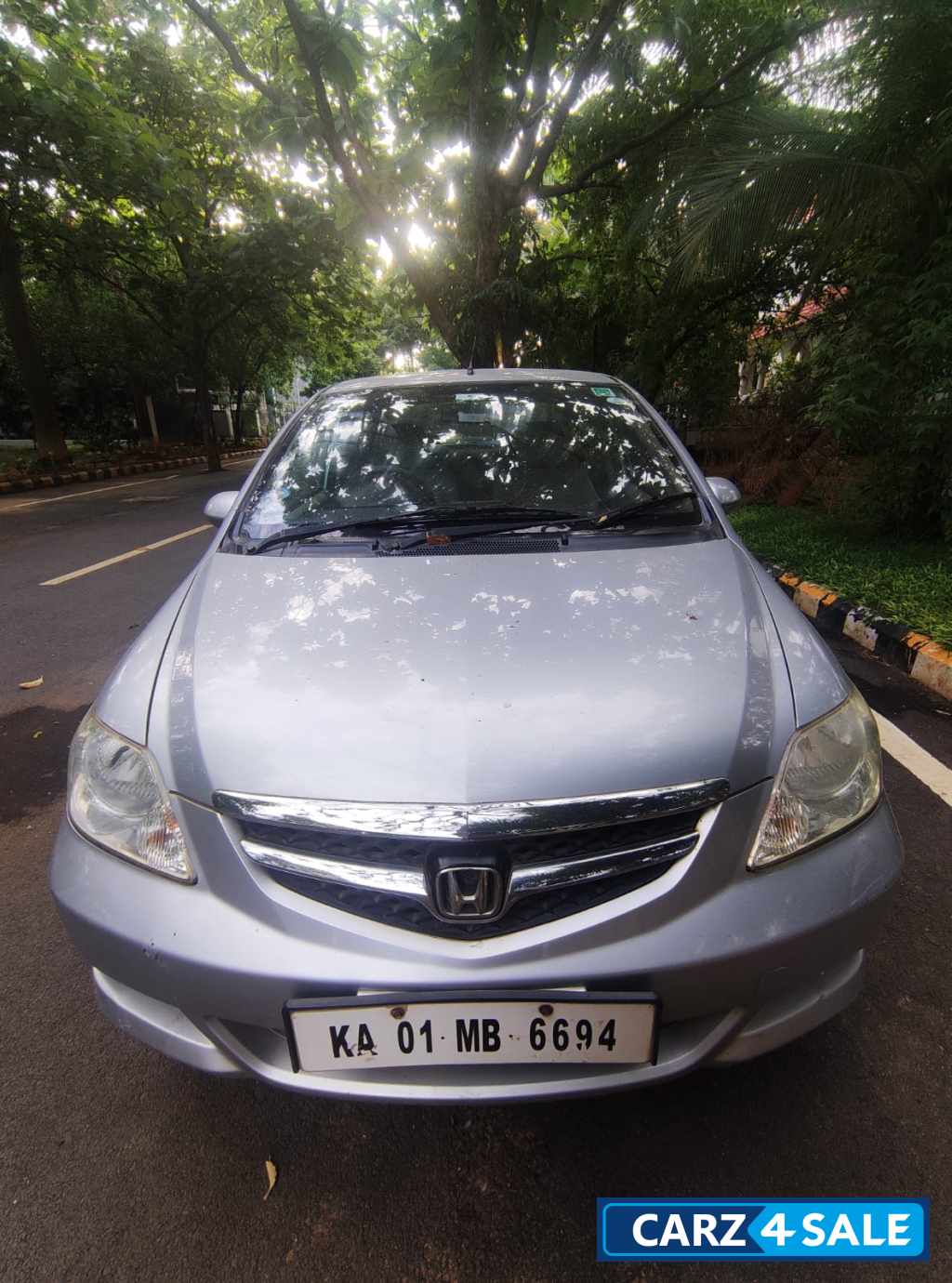 Beige Honda City GXI