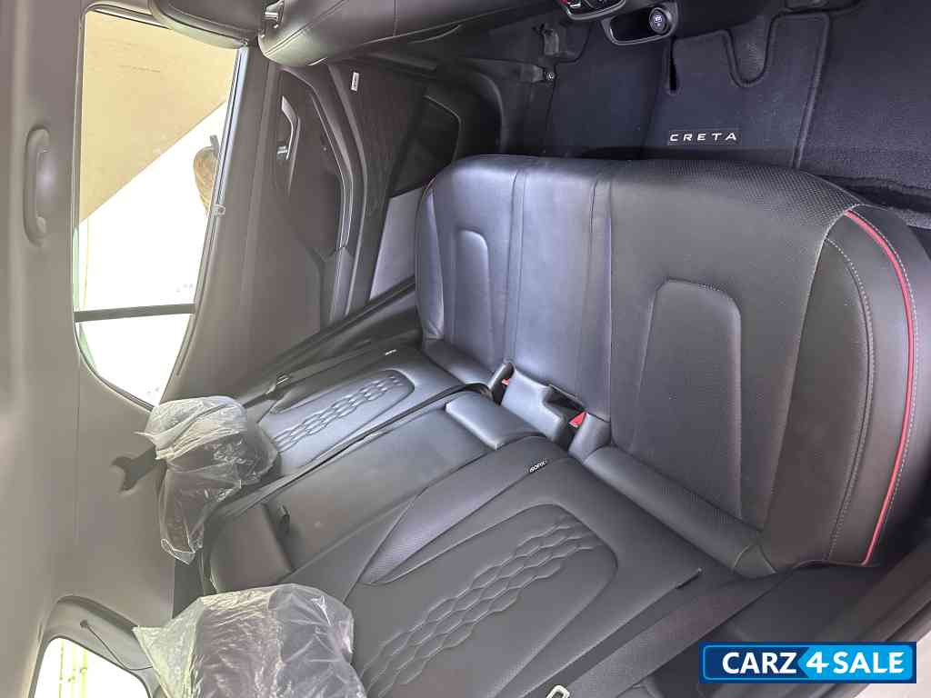 Black & White Hyundai Creta SX (O) 1.4 Turbo 7 DCT 2022