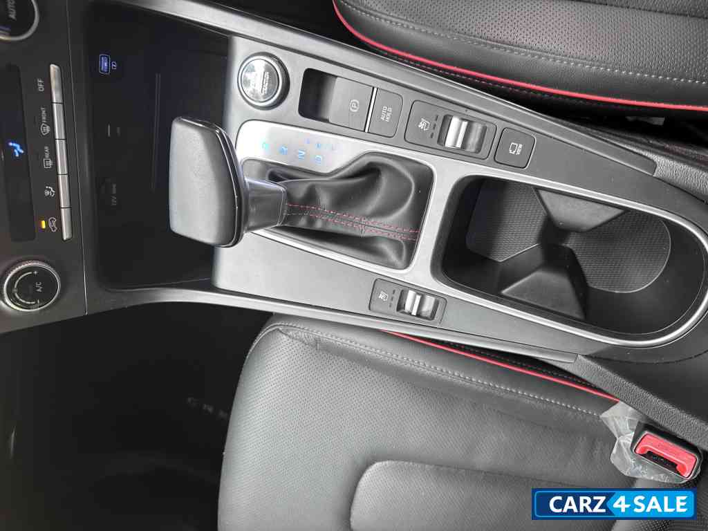 Black & White Hyundai Creta SX (O) 1.4 Turbo 7 DCT 2022