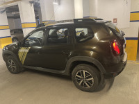 Military Green Renault Duster 85 PS Sandstorm Edition