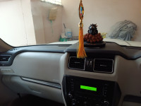 Diamond White Mahindra Scorpio S6+