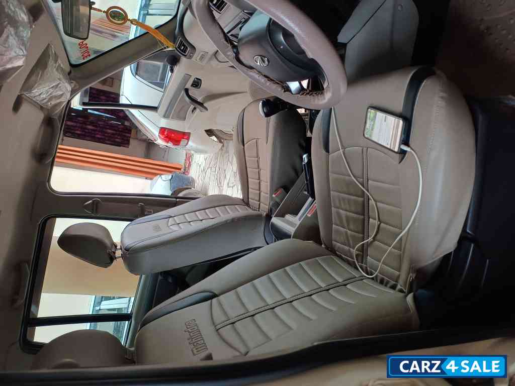 Diamond White Mahindra Scorpio S6+