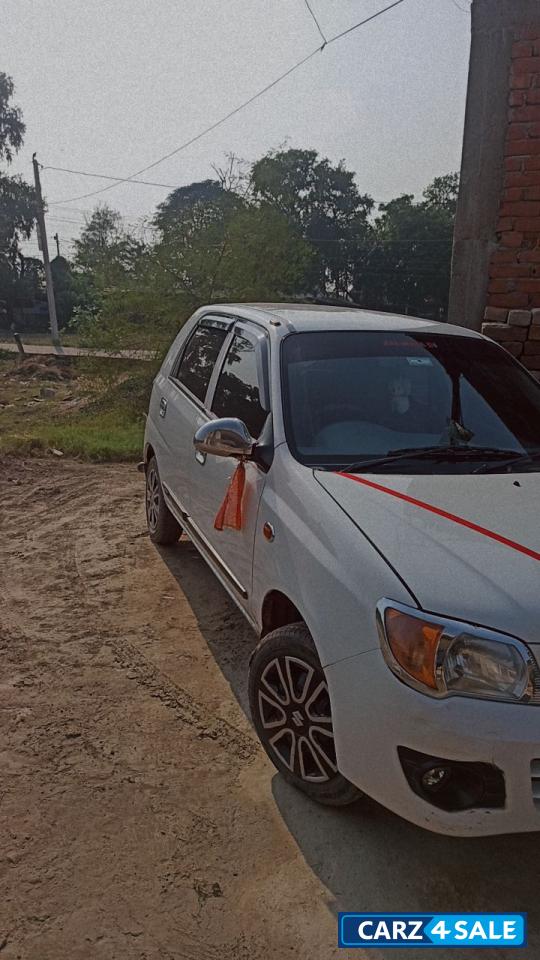 White Maruti Suzuki 1000 Vxi