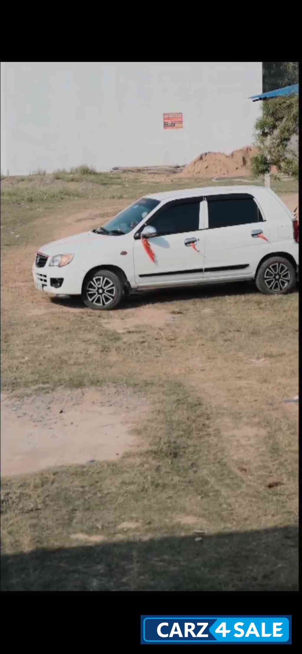 White Maruti Suzuki 1000 Vxi