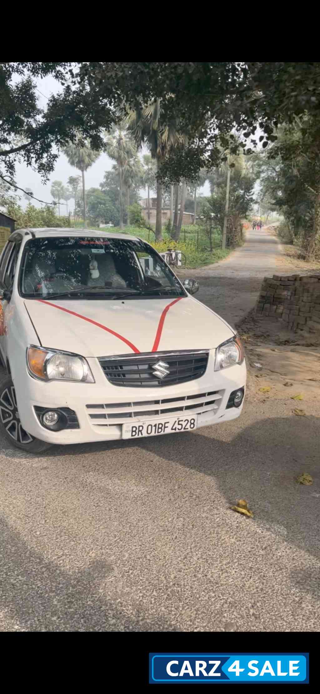 White Maruti Suzuki 1000 Vxi
