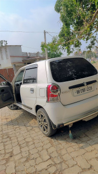 White Maruti Suzuki 1000 Vxi