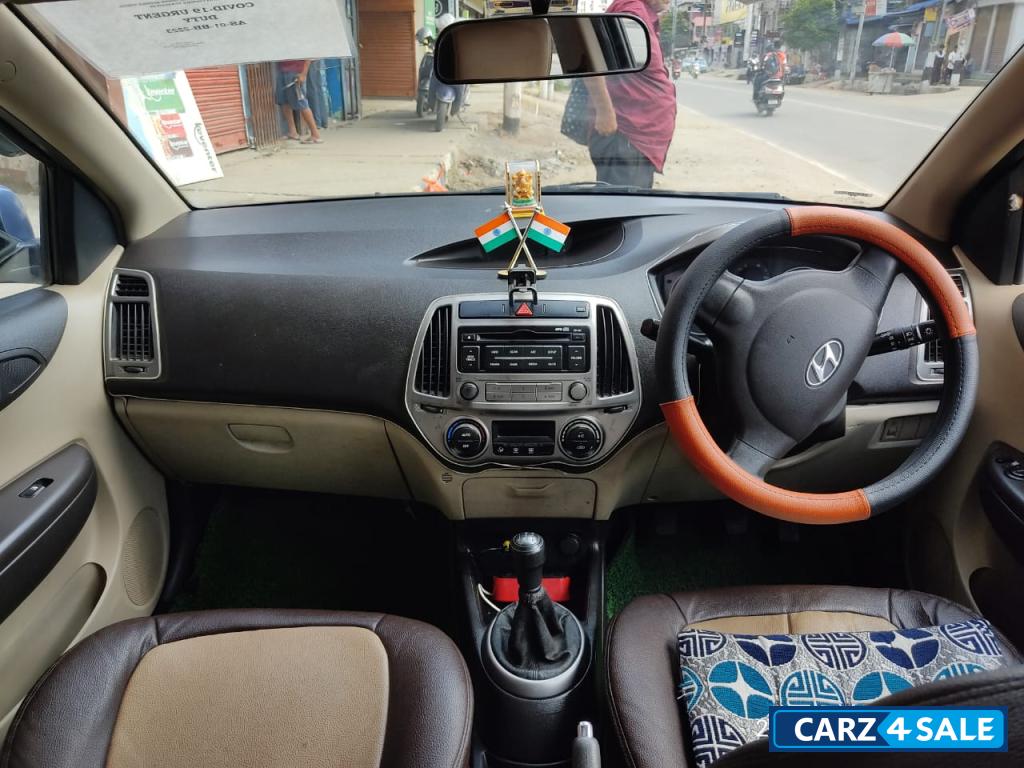 Blue Hyundai i20 Magna 1.2 petrol