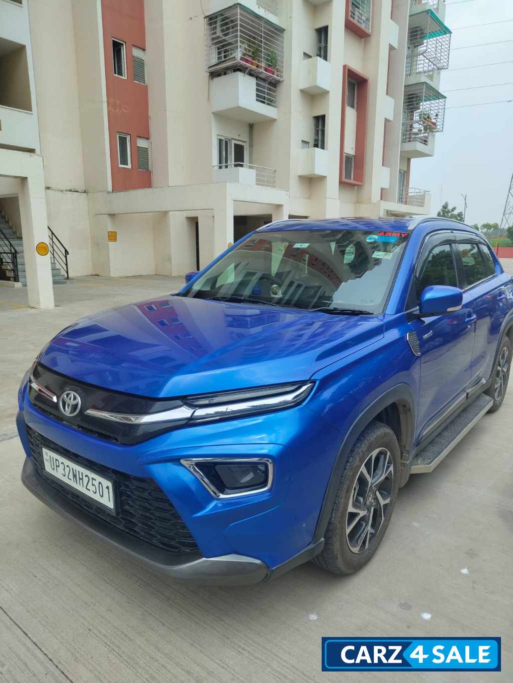 Speedy Blue Toyota Urban Cruiser Hyryder Speedy blue automatic hybrid