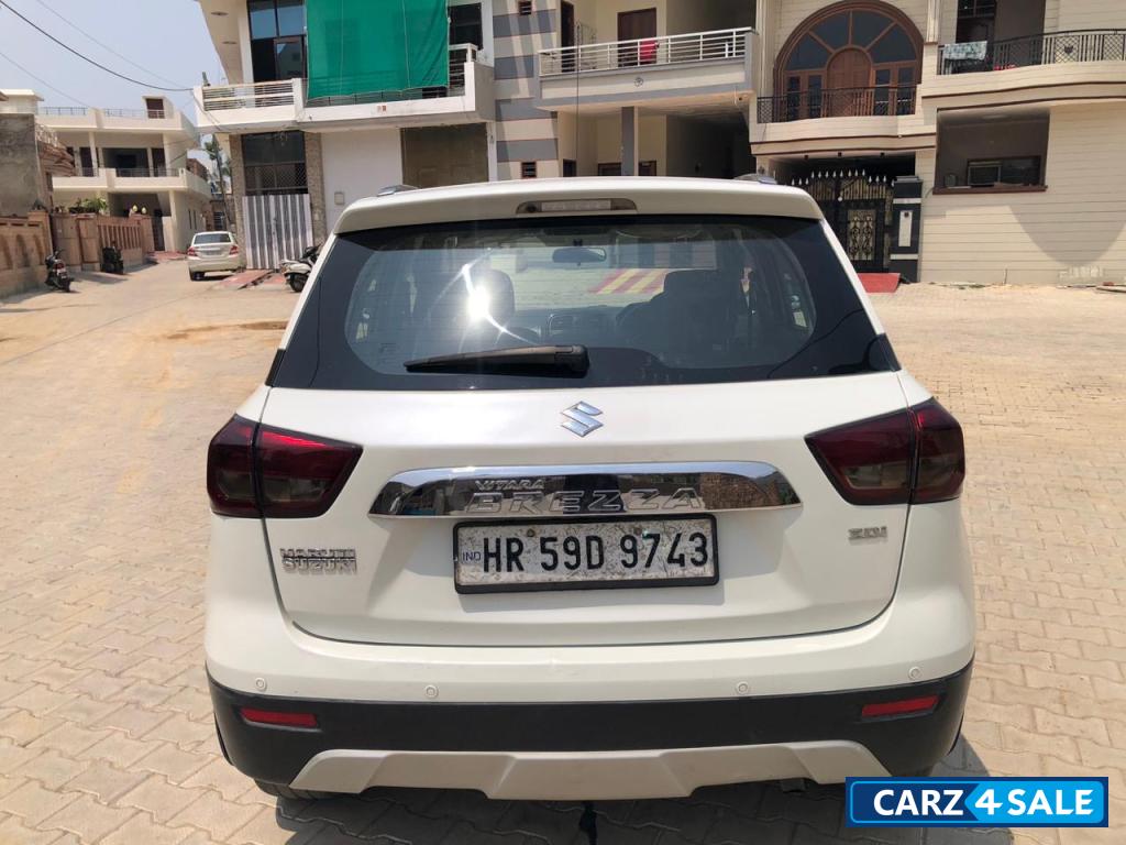 White Maruti Suzuki Vitara Brezza Zdi