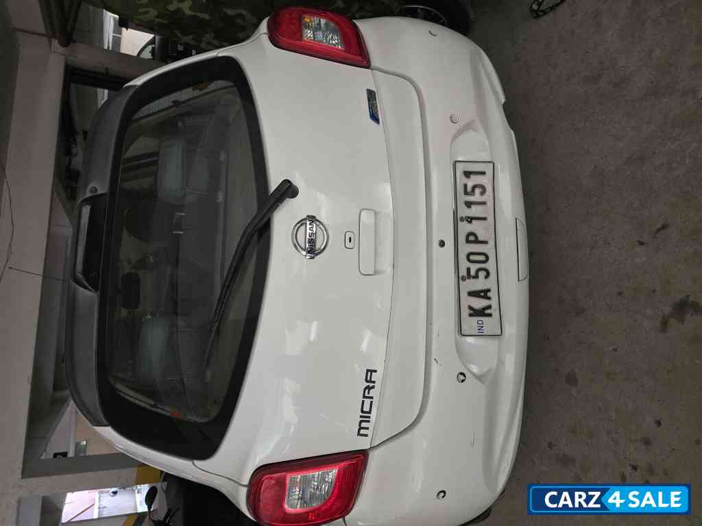 White Nissan Micra Xv automatic