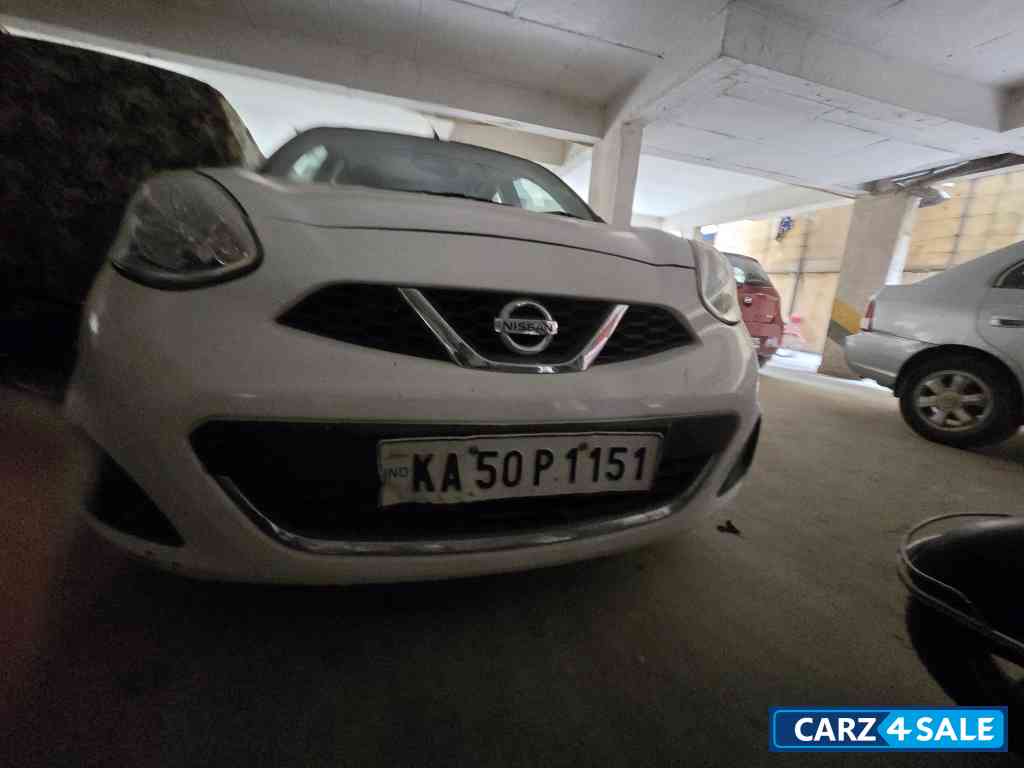 White Nissan Micra Xv automatic