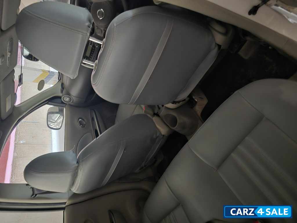 White Nissan Micra Xv automatic