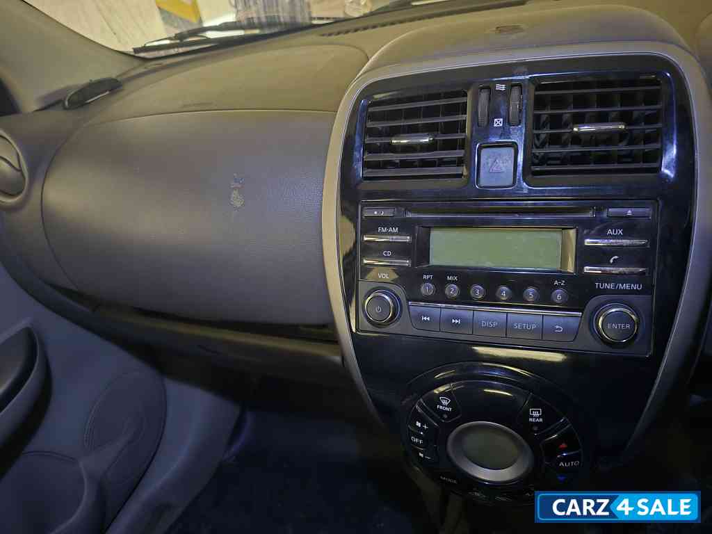 White Nissan Micra Xv automatic