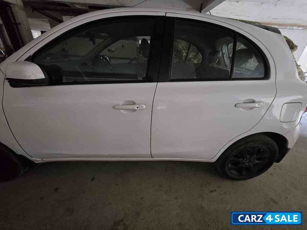 White Nissan Micra Xv automatic