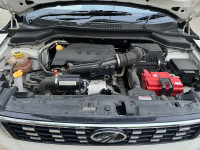 Mahindra XUV300 W8(O) 1.2 Petrol