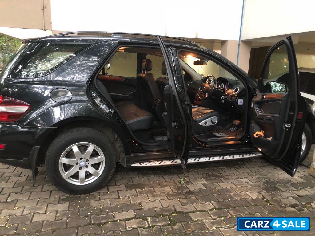 Black Mercedes-Benz ML-Class ML 350 CDI