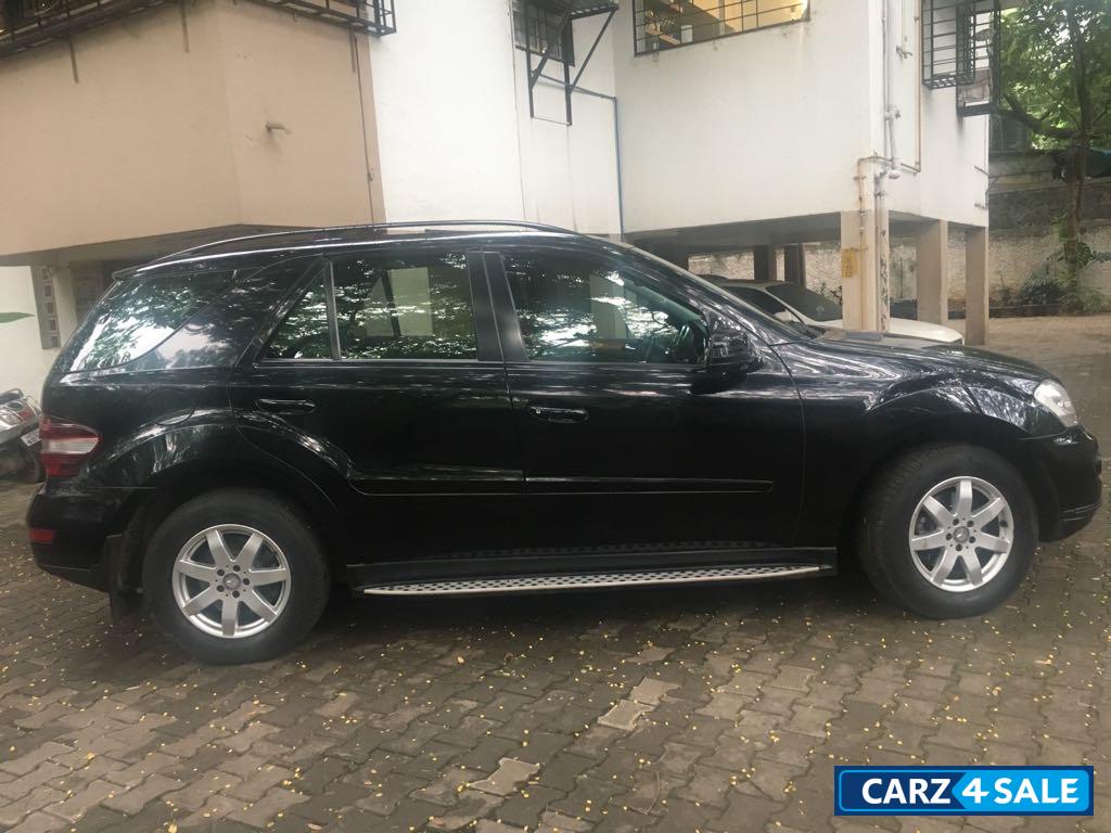 Black Mercedes-Benz ML-Class ML 350 CDI