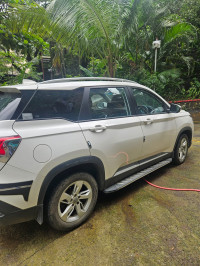 White MG Hector SHINE
