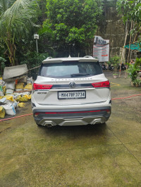 White MG Hector SHINE