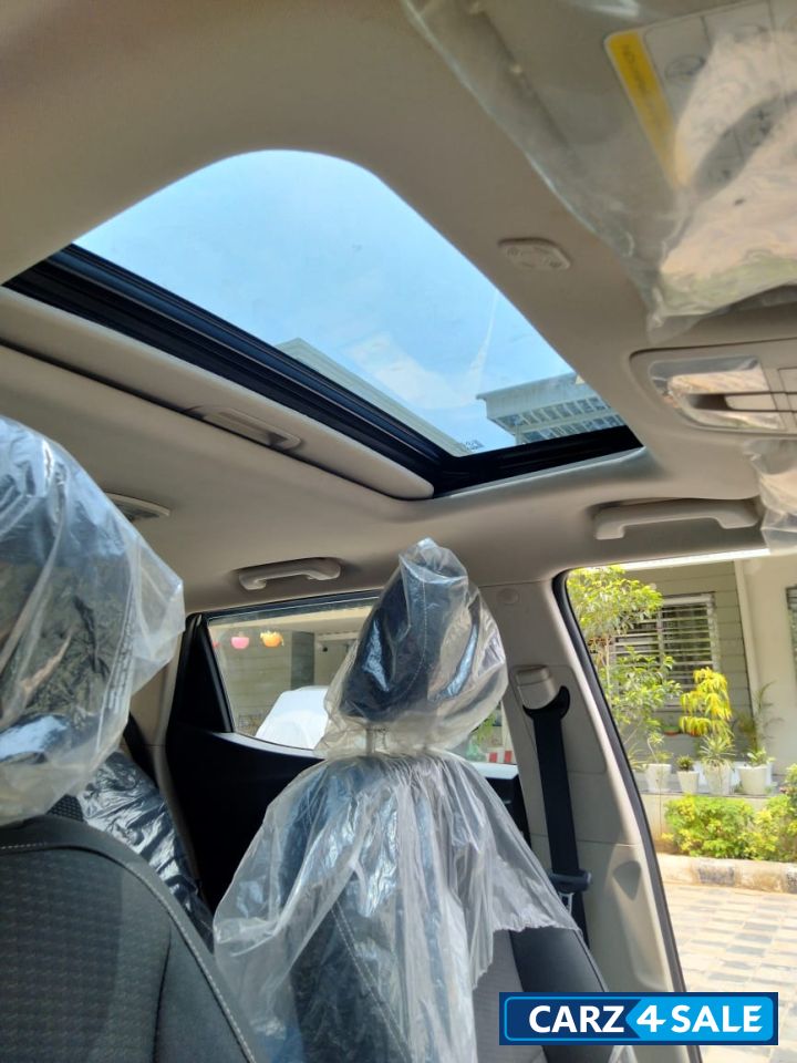 Aqua Marine Mahindra XUV300 W6 AMT Sunroof