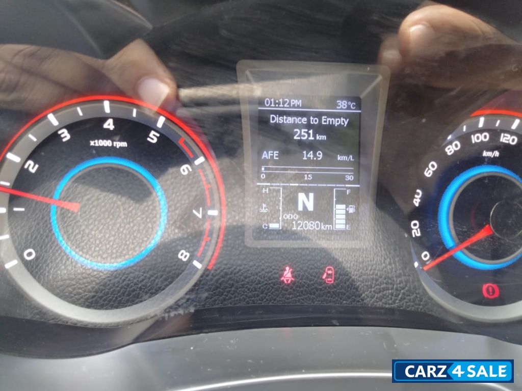 Aqua Marine Mahindra XUV300 W6 AMT Sunroof