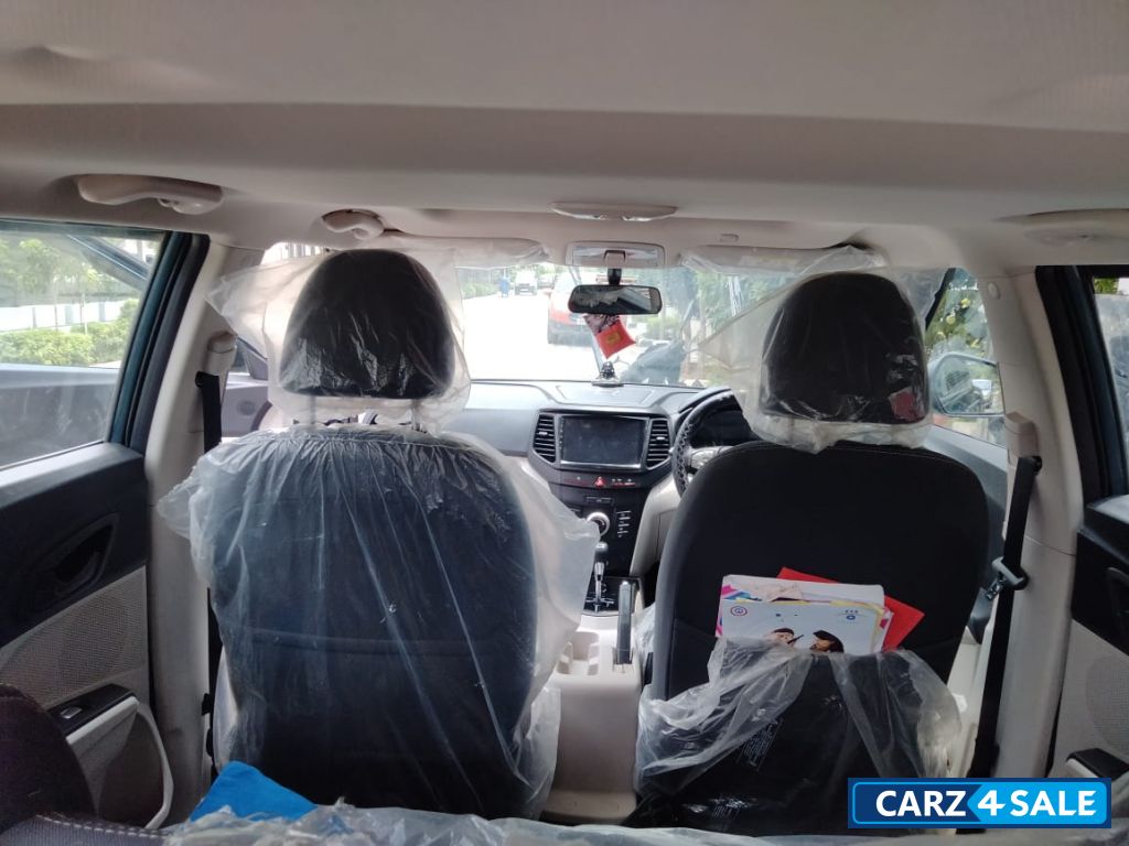 Aqua Marine Mahindra XUV300 W6 AMT Sunroof