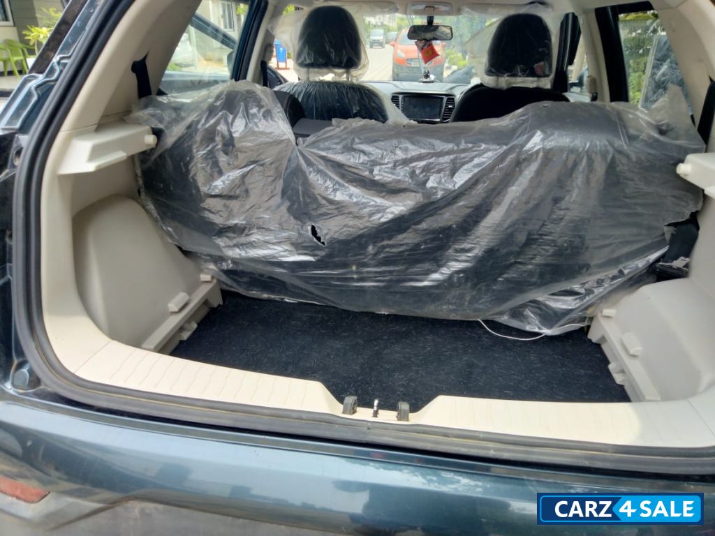 Aqua Marine Mahindra XUV300 W6 AMT Sunroof