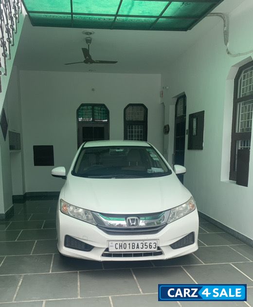 White Honda City SV