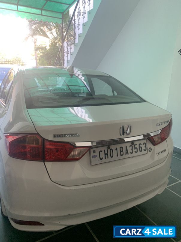 White Honda City SV White Honda City SV