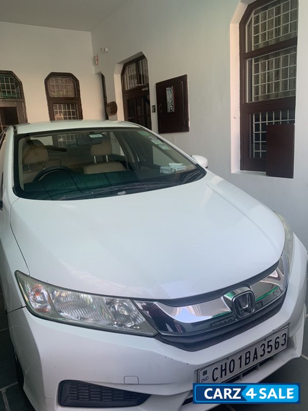 White Honda City SV White Honda City SV