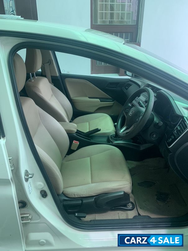 White Honda City SV White Honda City SV