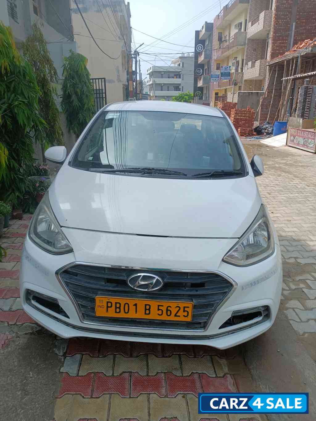 Hyundai Xcent Abs base model