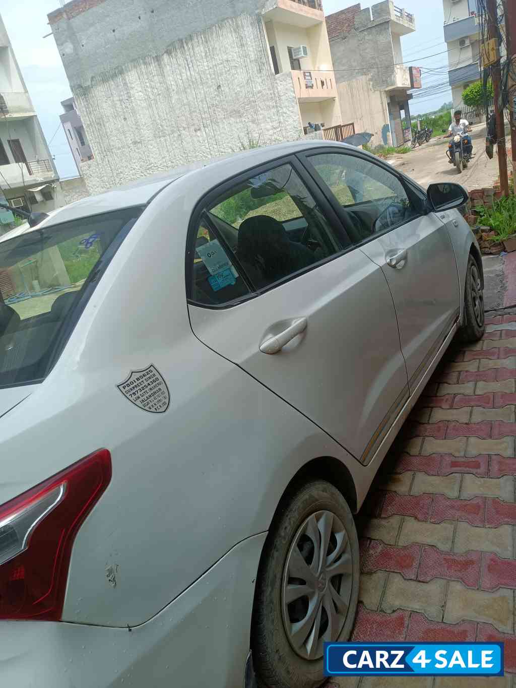 Hyundai Xcent Abs base model