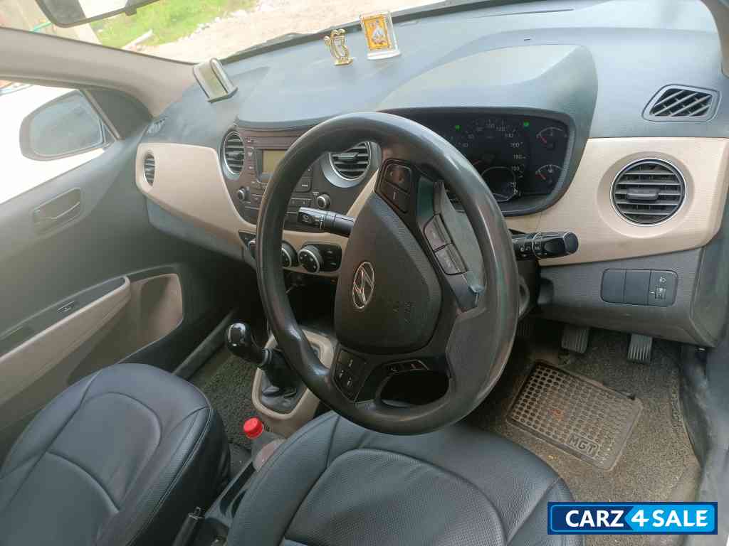 Hyundai Xcent Abs base model