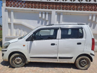 Superior White Maruti Suzuki Wagon R LXi Cng