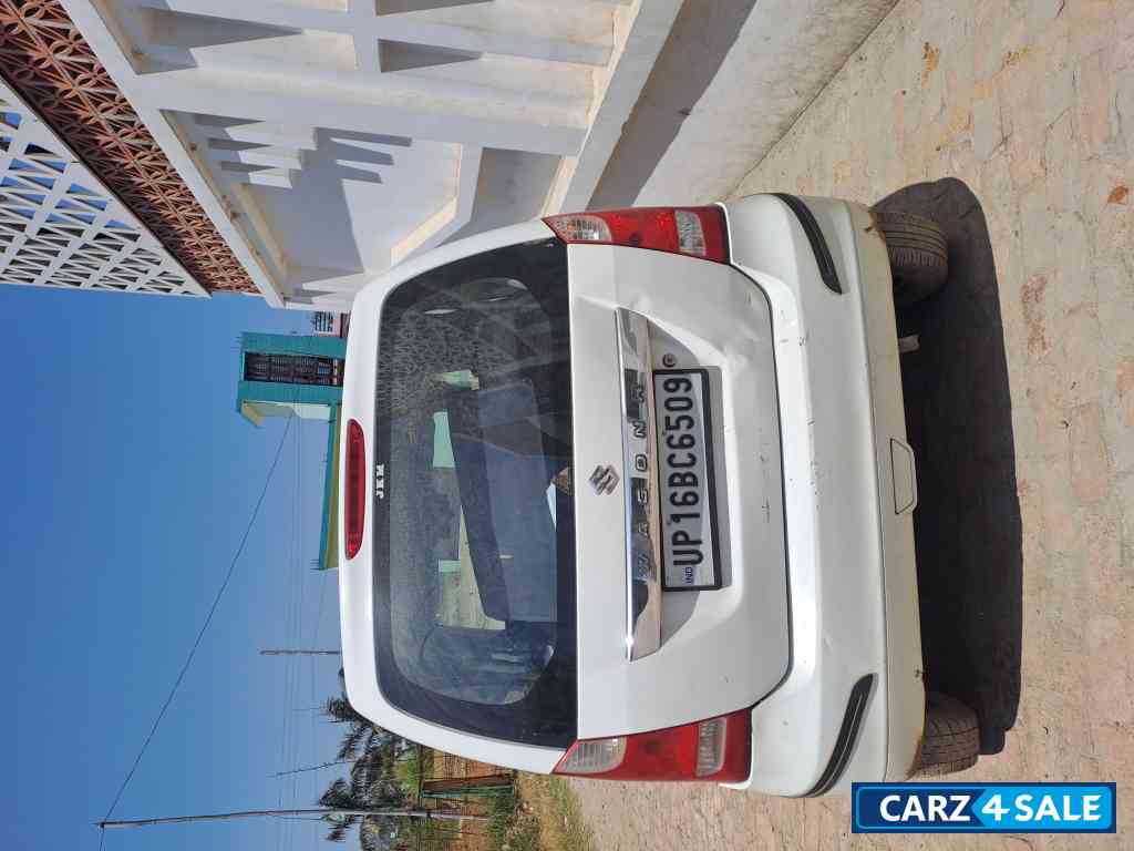 Superior White Maruti Suzuki Wagon R LXi Cng