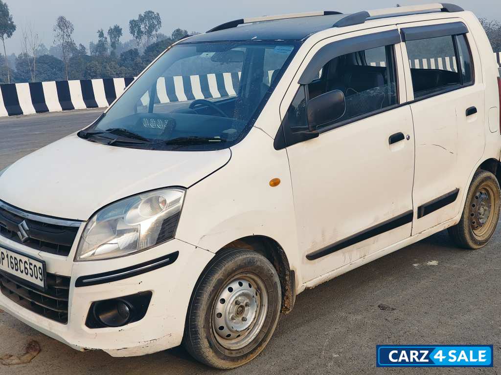 Superior White Maruti Suzuki Wagon R LXi Cng