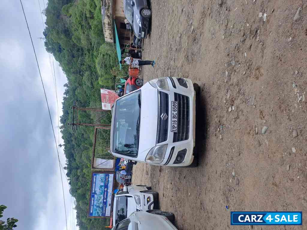 Superior White Maruti Suzuki Wagon R LXi Cng