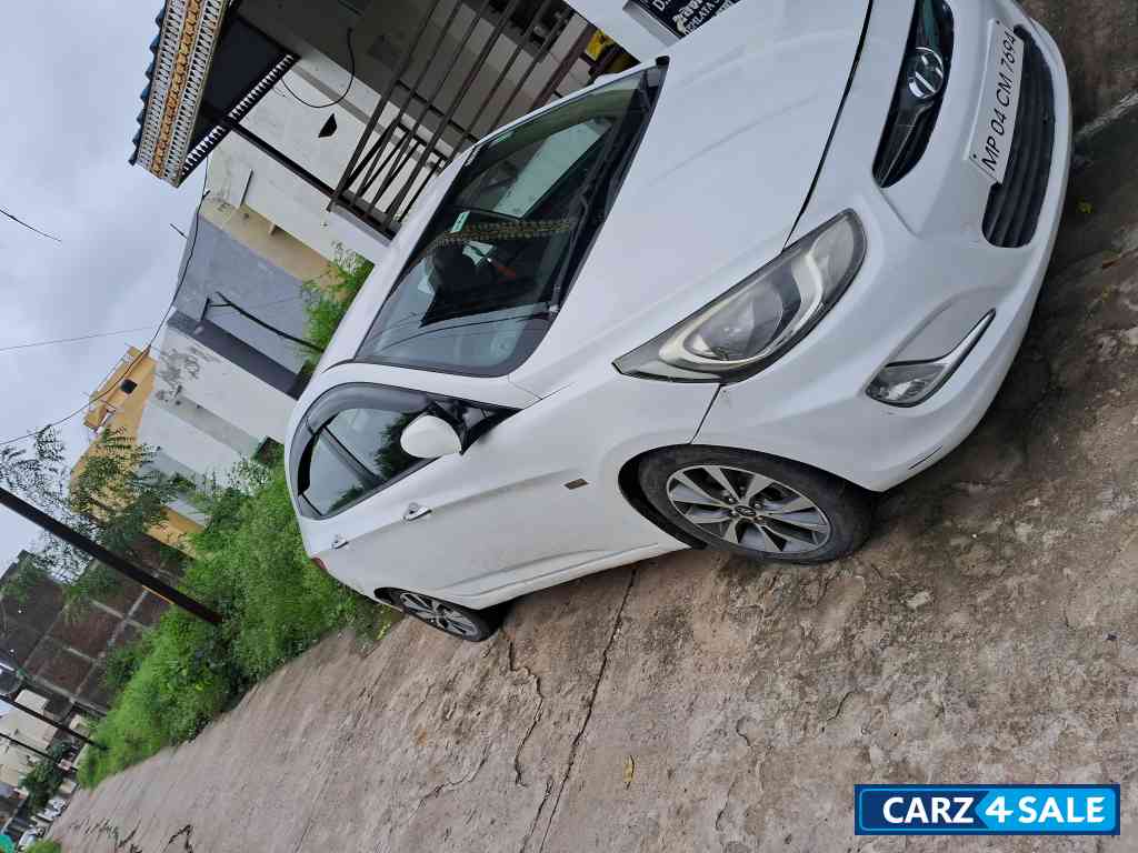 Hyundai Fluidic Verna 4S SX 1.6