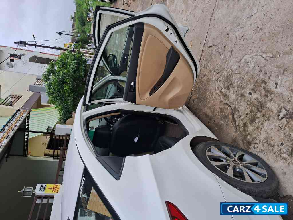 Hyundai Fluidic Verna 4S SX 1.6