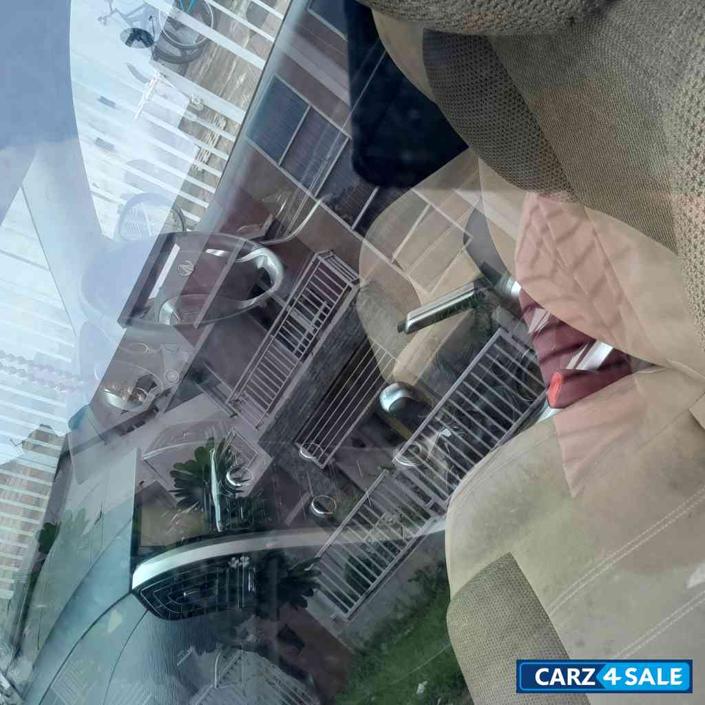 Crimson Red Mahindra XUV 500 W7