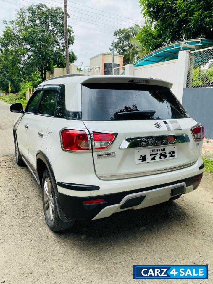 Maruti Suzuki Vitara Brezza ZDi Maruti Suzuki Vitara Brezza ZDi
