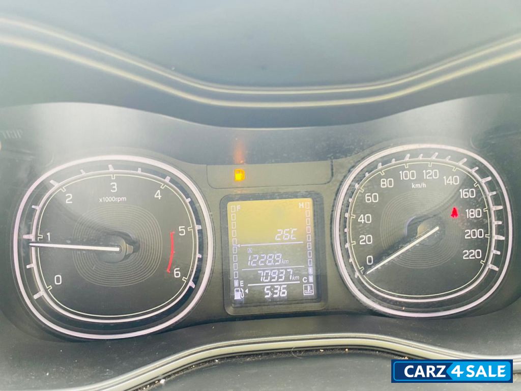 Maruti Suzuki Vitara Brezza ZDi Maruti Suzuki Vitara Brezza ZDi