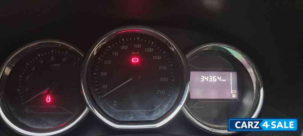 Outbreak Bronze Renault Duster RXZ PETROL MT 13 TURNO Outbreak Bronze Renault Duster RXZ PETROL MT 13 TURNO