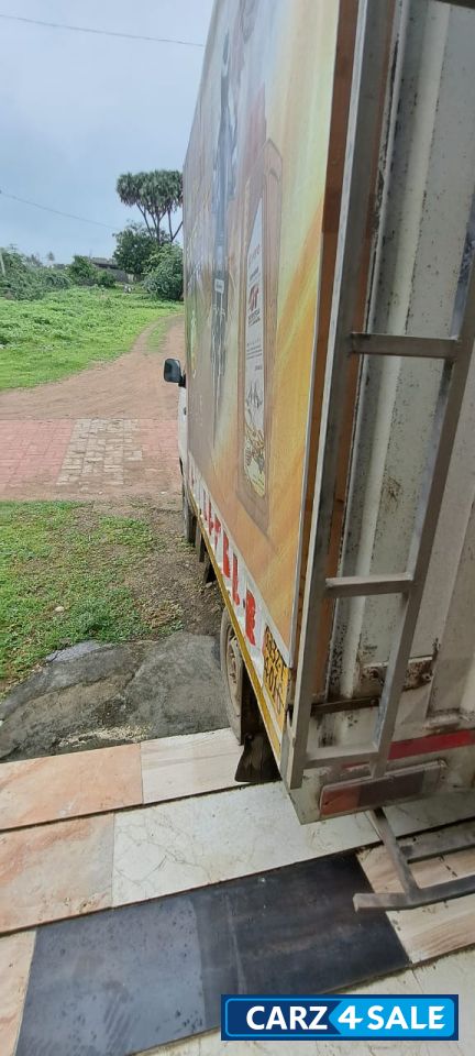 Maruti Suzuki  SUPER CARRY